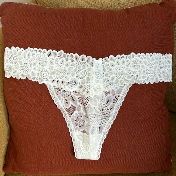 NWT Aerie Soft Lace Thong Panties - Picture 2 of 6